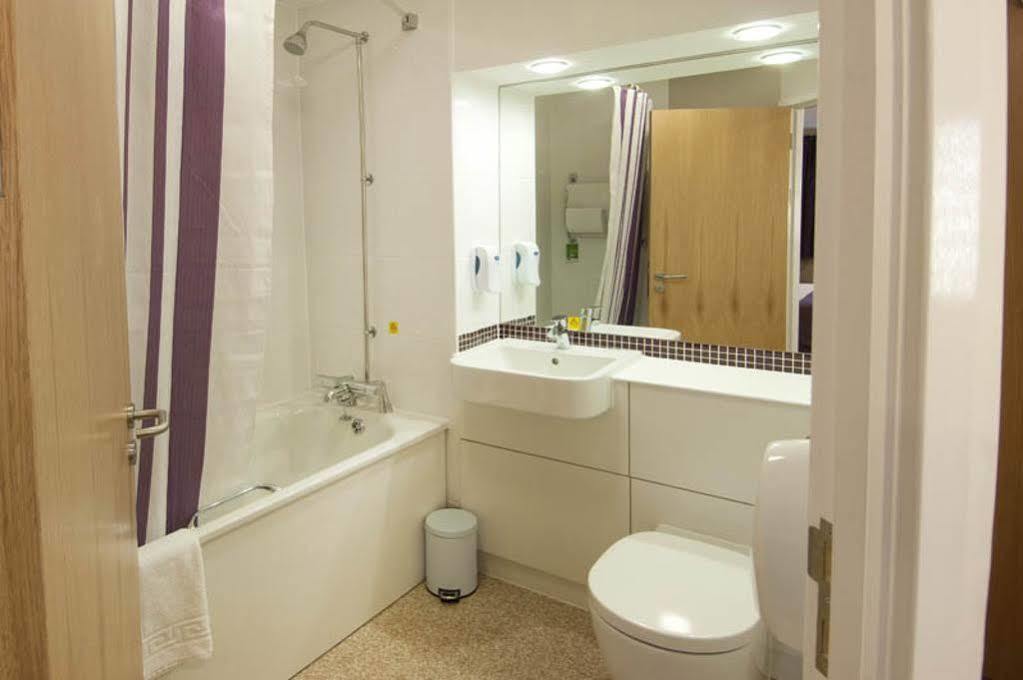 Premier Inn Chelmsford Exterior photo